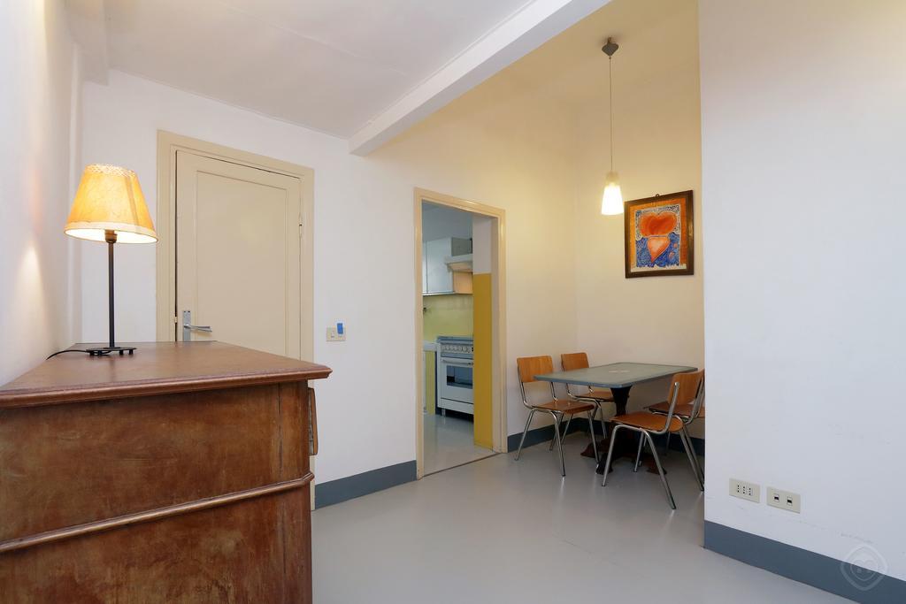 Fori Imperiali Apartment Roma Phòng bức ảnh